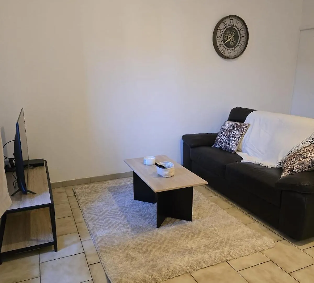 Spacious Light Apartment Montelimar