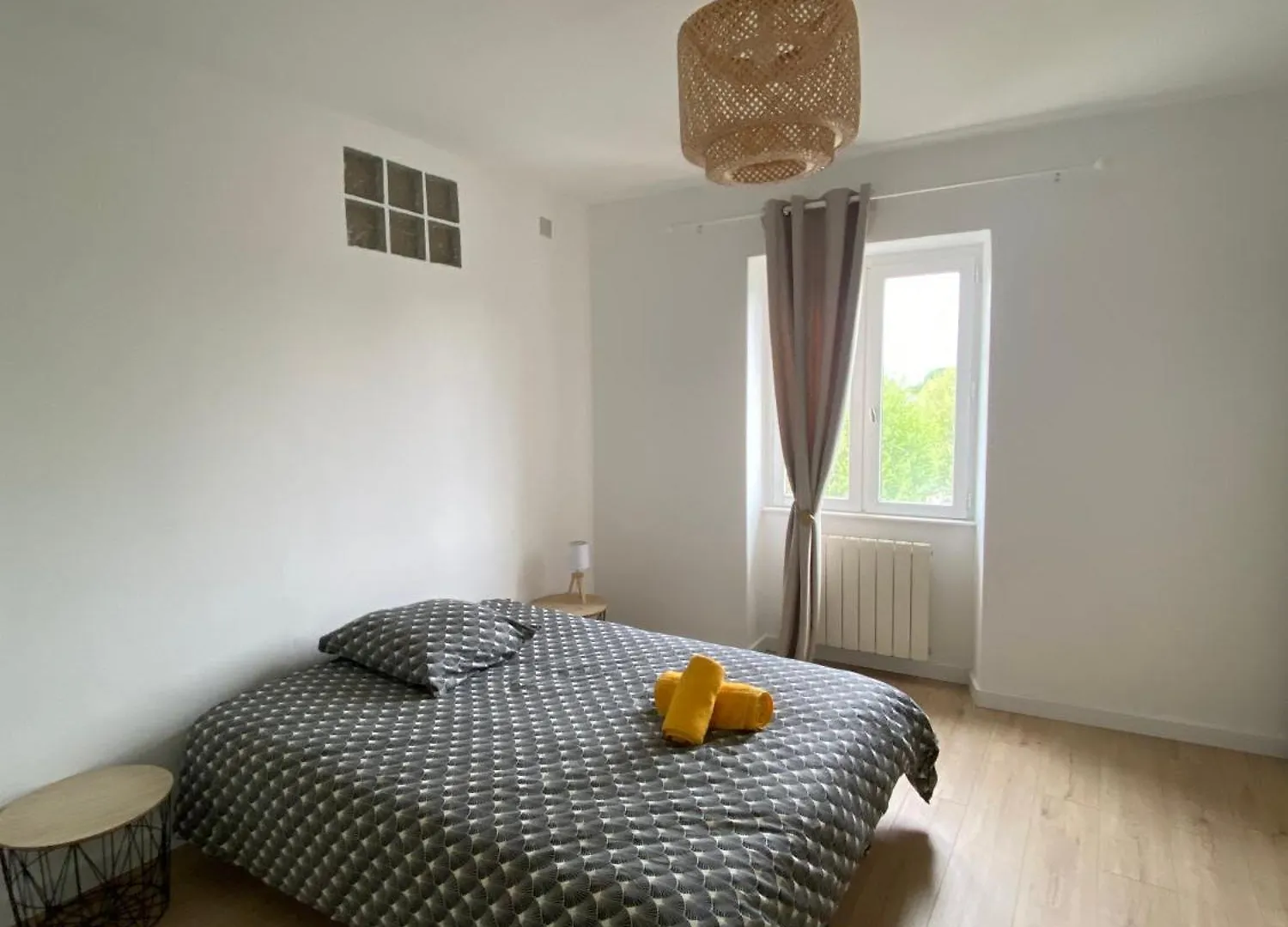 Spacious Light Apartment Montelimar