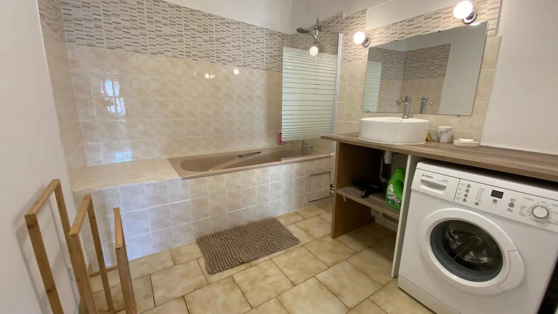 Spacious Light Apartment Montelimar