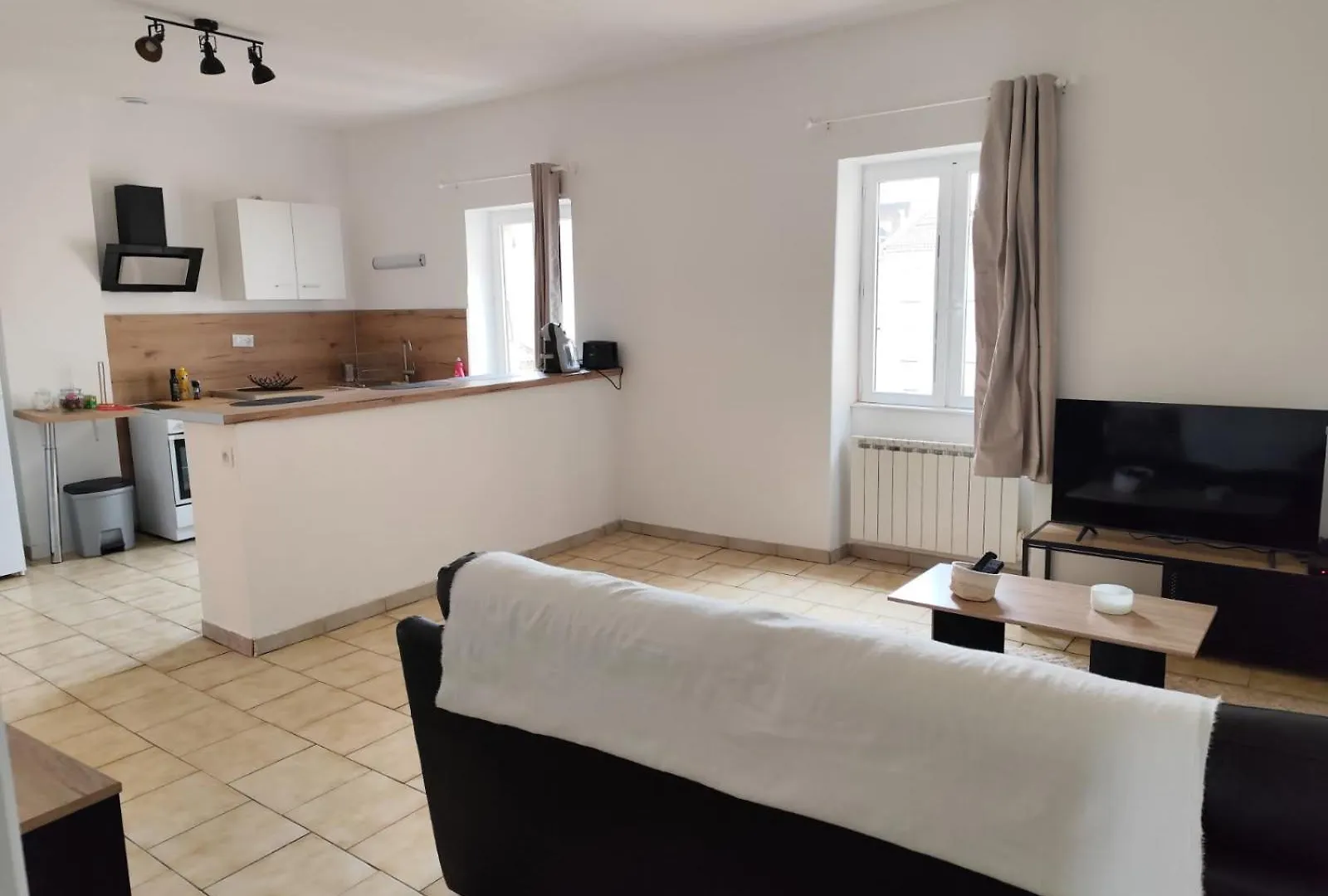 Spacious Light Apartment Montelimar